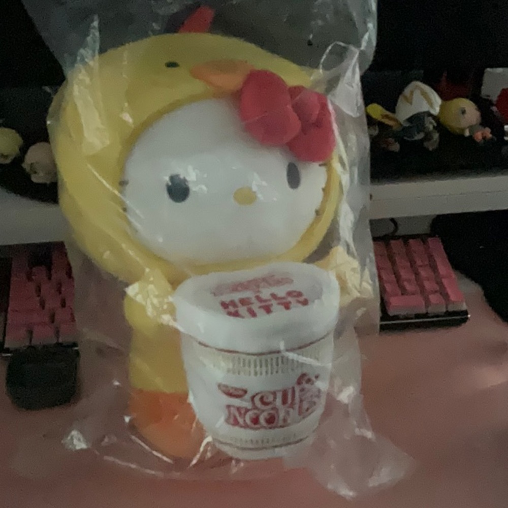 Hello kitty Plush cup noodles